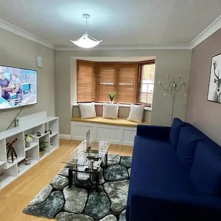 Riverview 1 Bed Apartment With Parking By Cozynest Reading Exterior photo