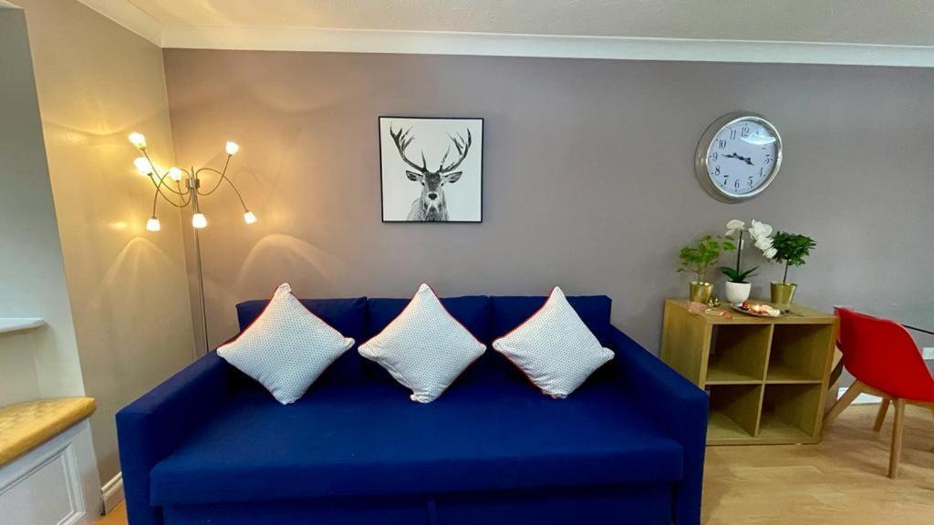 Riverview 1 Bed With Parking By Cozynest Apartment *